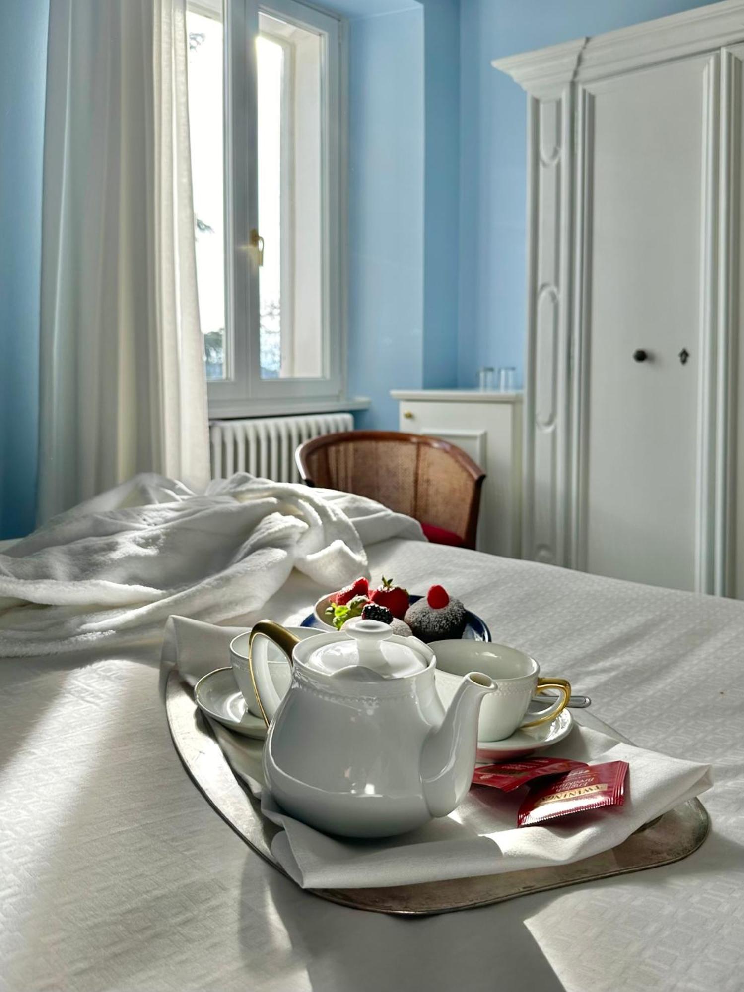 Hotel Riviera & Maximilian'S Trieste Exterior photo