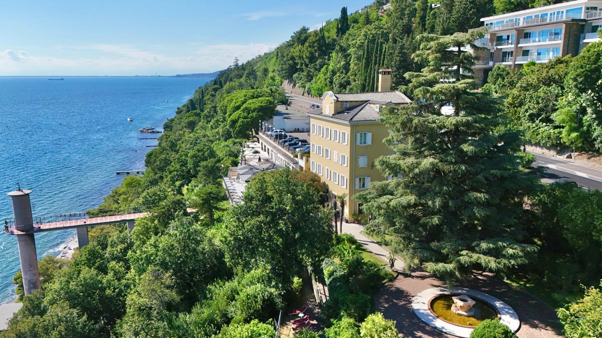 Hotel Riviera & Maximilian'S Trieste Exterior photo